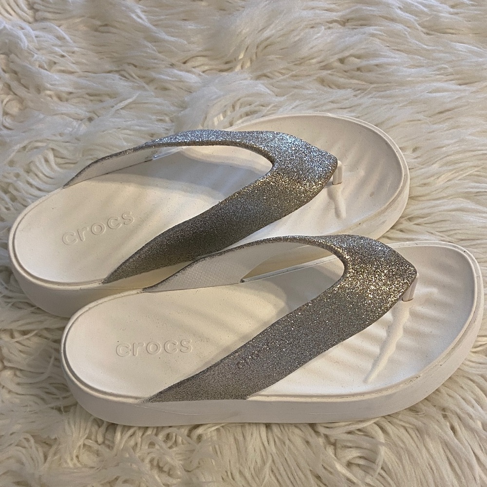 CROCS Women's Glittery Silver Sandals size 9 BNWOT see all photos - Picture 1 of 11